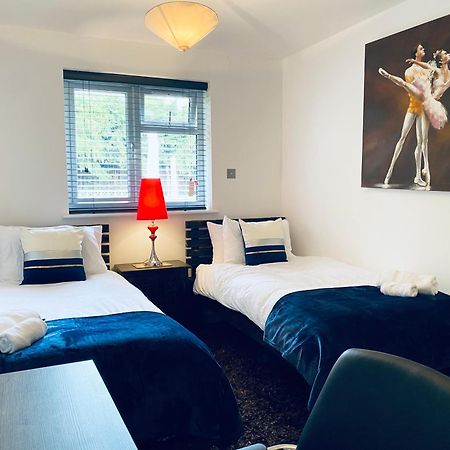 5 Bedroom Bungalow Ascot Racecourse מראה חיצוני תמונה