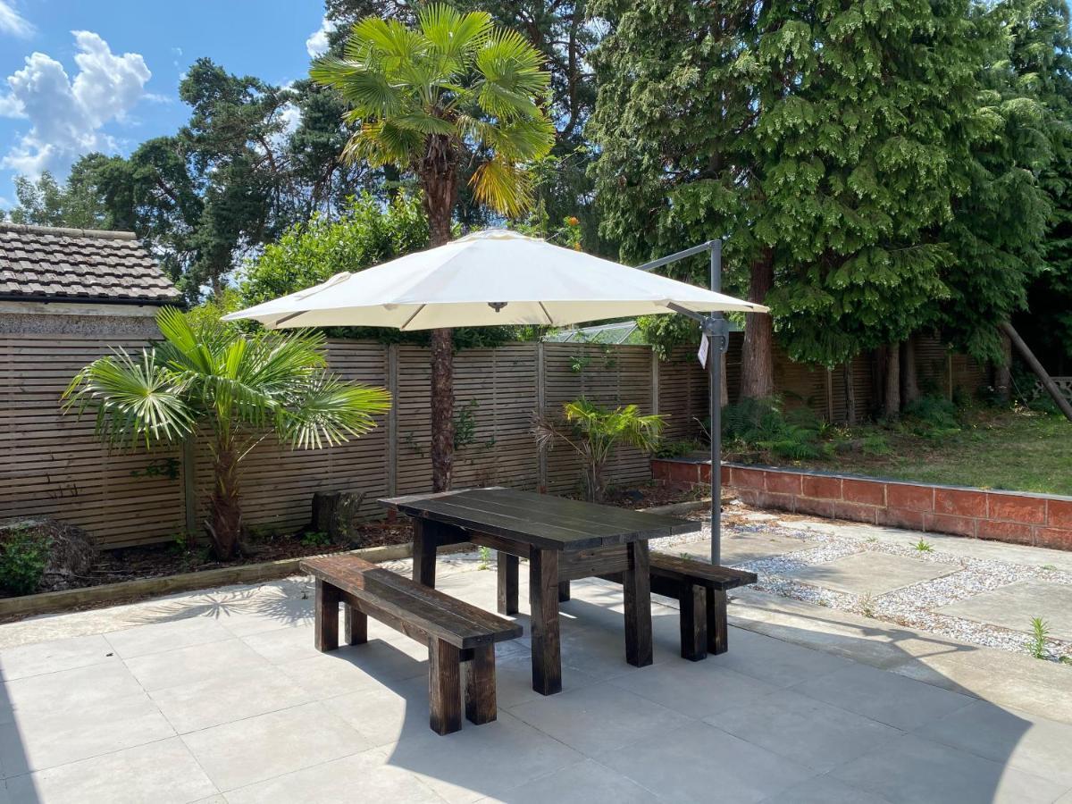 5 Bedroom Bungalow Ascot Racecourse מראה חיצוני תמונה