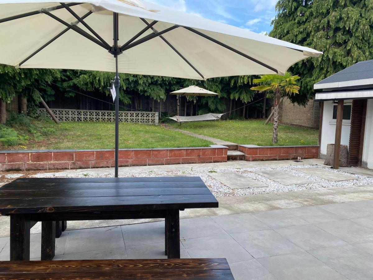 5 Bedroom Bungalow Ascot Racecourse מראה חיצוני תמונה
