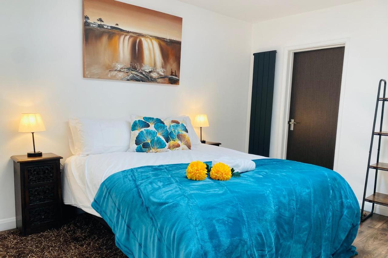 5 Bedroom Bungalow Ascot Racecourse מראה חיצוני תמונה