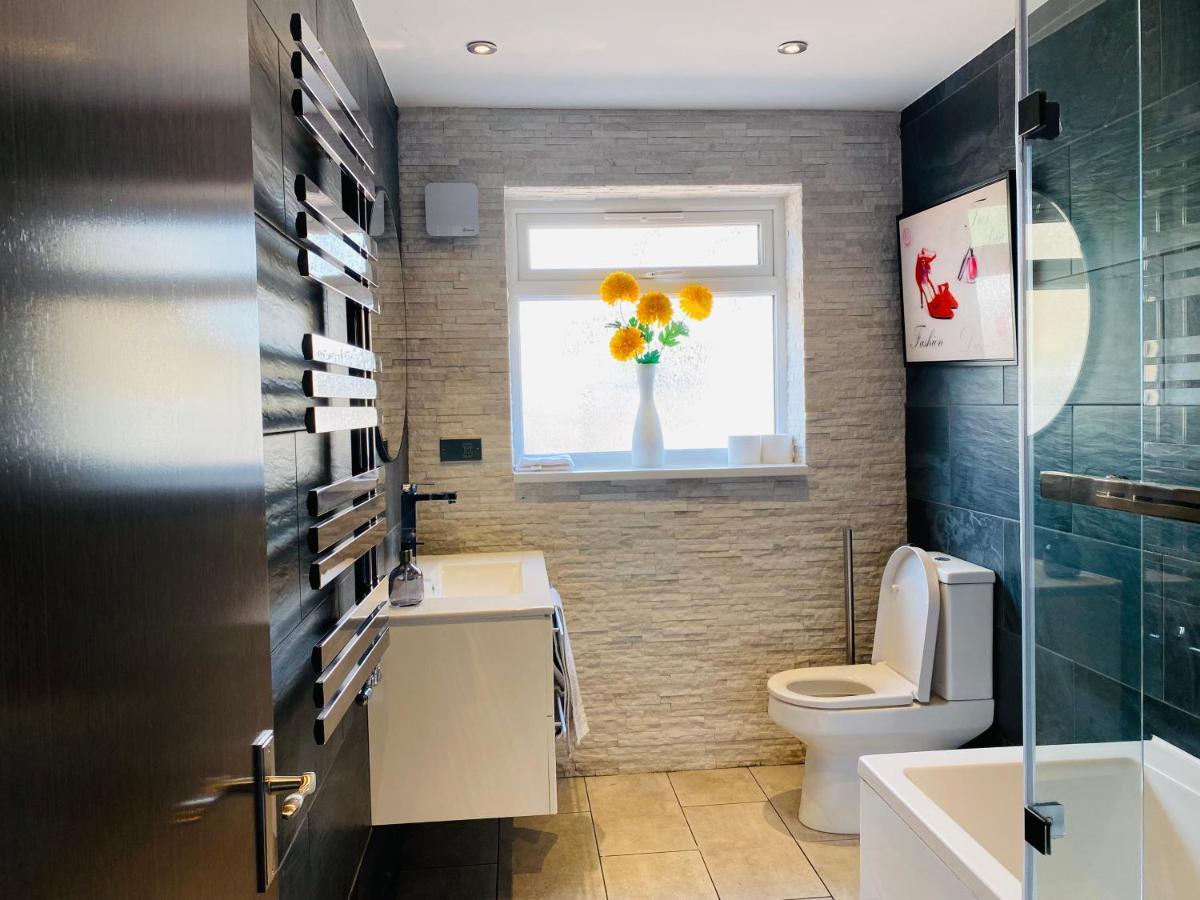 5 Bedroom Bungalow Ascot Racecourse מראה חיצוני תמונה