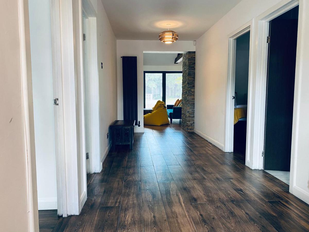 5 Bedroom Bungalow Ascot Racecourse מראה חיצוני תמונה