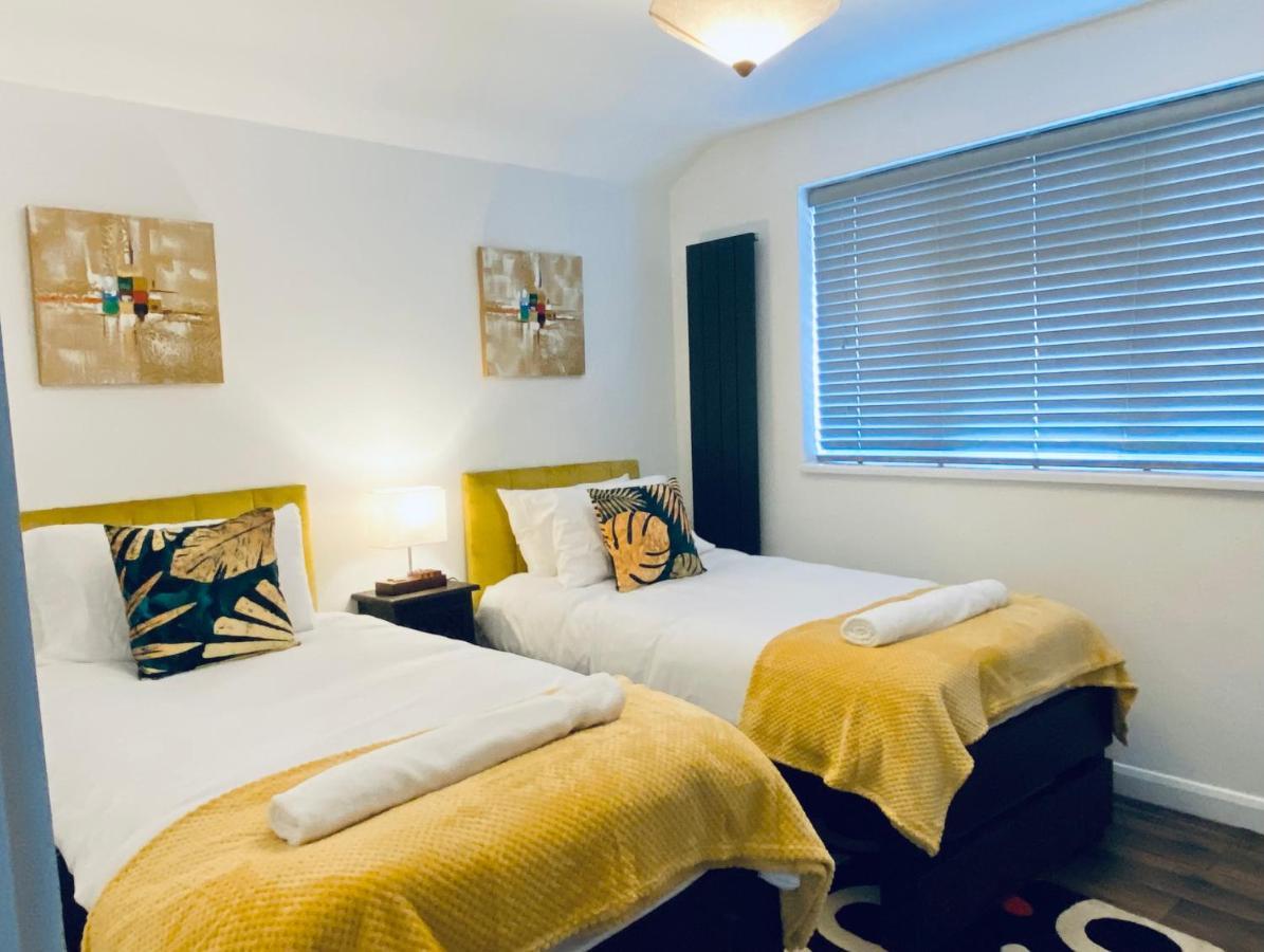5 Bedroom Bungalow Ascot Racecourse מראה חיצוני תמונה