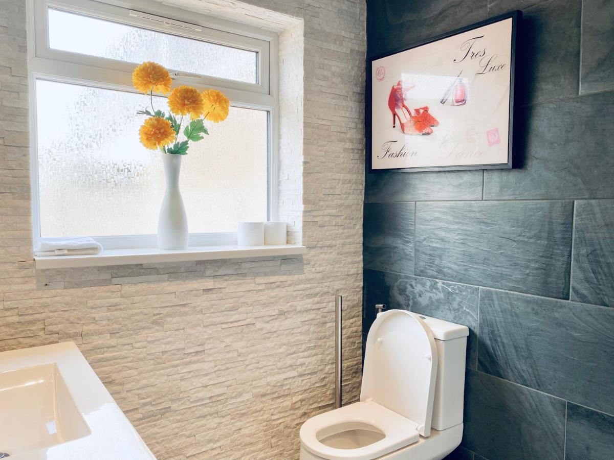 5 Bedroom Bungalow Ascot Racecourse מראה חיצוני תמונה