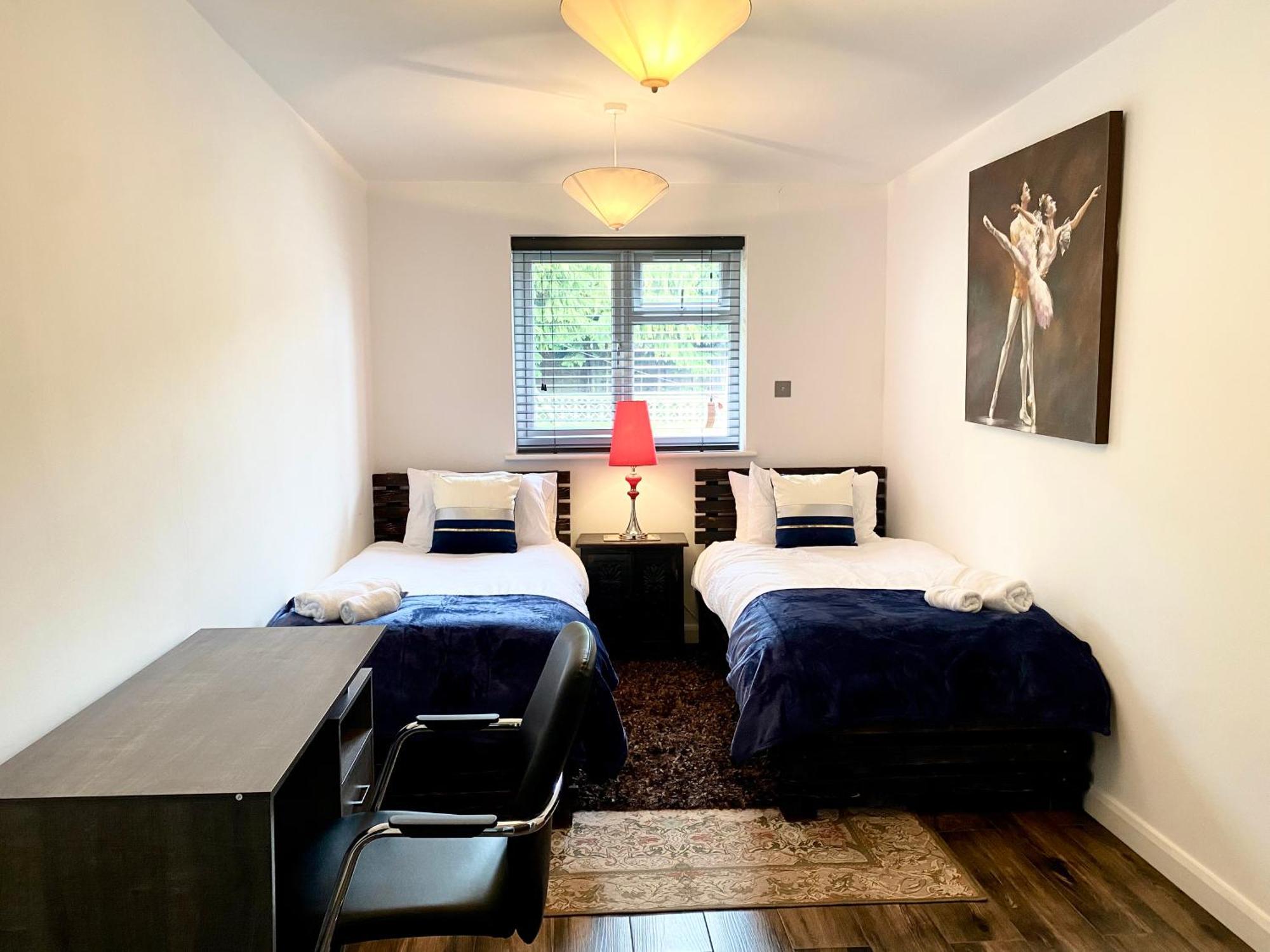 5 Bedroom Bungalow Ascot Racecourse מראה חיצוני תמונה